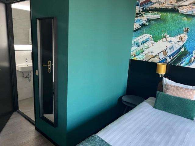 Boutique Hotel De Valk Valkenswaard Esterno foto