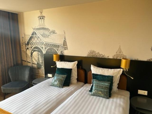 Boutique Hotel De Valk Valkenswaard Esterno foto
